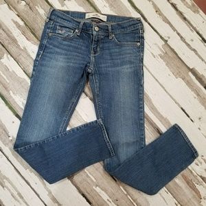 FLASH SALE!!    HOLLISTER JEANS SOCIAL STRETCH 26